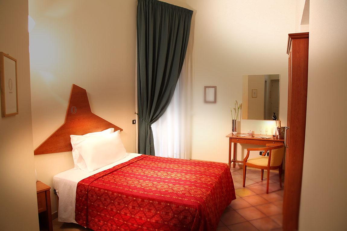 Caravaggio Hotel เนเปิลส์ ภายนอก รูปภาพ