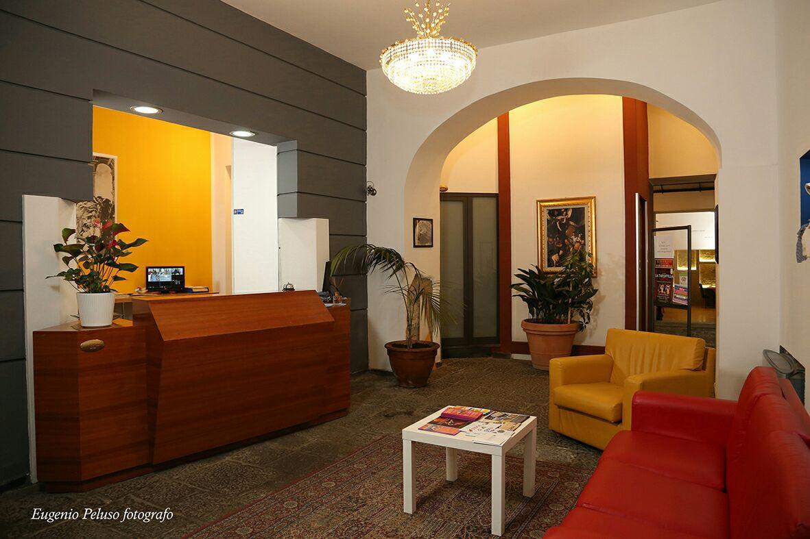 Caravaggio Hotel เนเปิลส์ ภายนอก รูปภาพ
