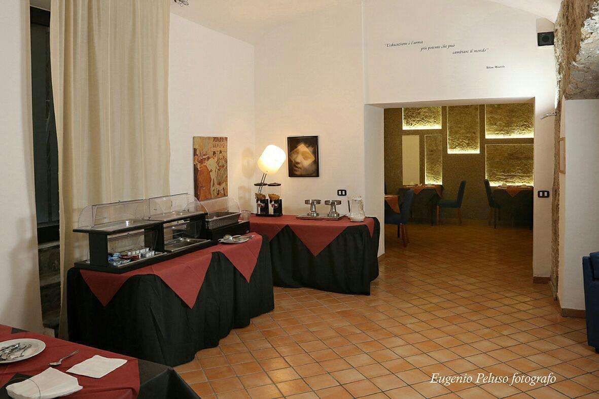 Caravaggio Hotel เนเปิลส์ ภายนอก รูปภาพ