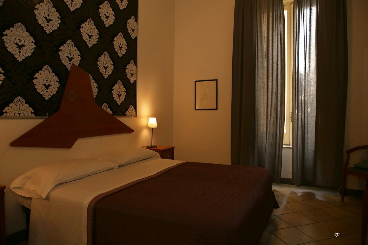 Caravaggio Hotel เนเปิลส์ ภายนอก รูปภาพ