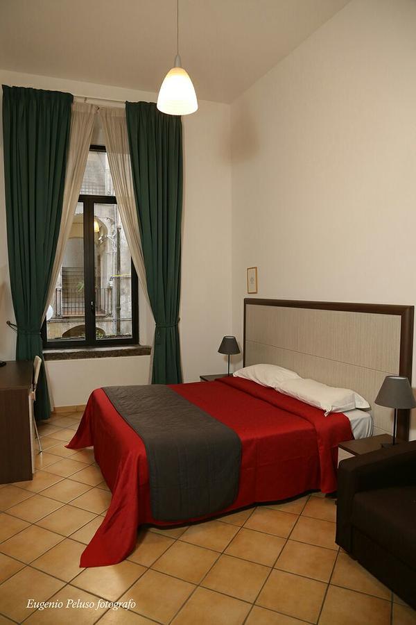 Caravaggio Hotel เนเปิลส์ ภายนอก รูปภาพ
