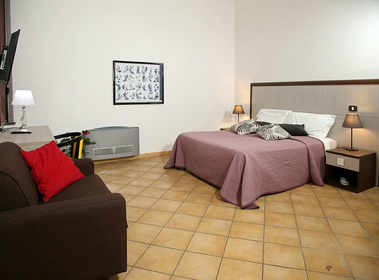Caravaggio Hotel เนเปิลส์ ภายนอก รูปภาพ
